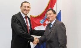 Gallery: Kotromanović i srpski veleposlanik Vukičević o obrambenoj suradnji