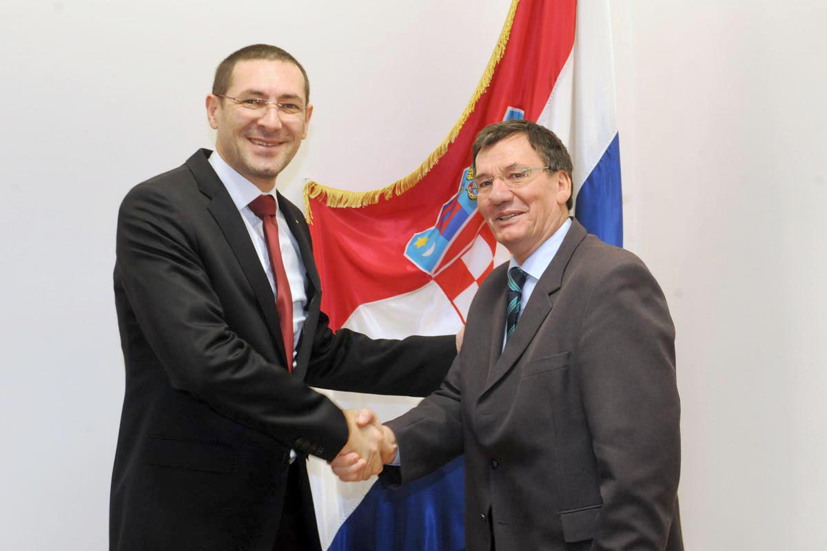 Slika https://www.morh.hr/wp-content/uploads/2017/10/vp_alb_srb_10022012_v.jpg