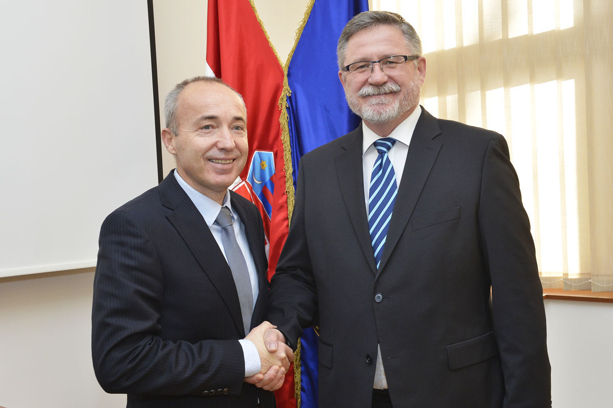Slika https://www.morh.hr/wp-content/uploads/2017/10/vp_poljske_28112016_v.jpg