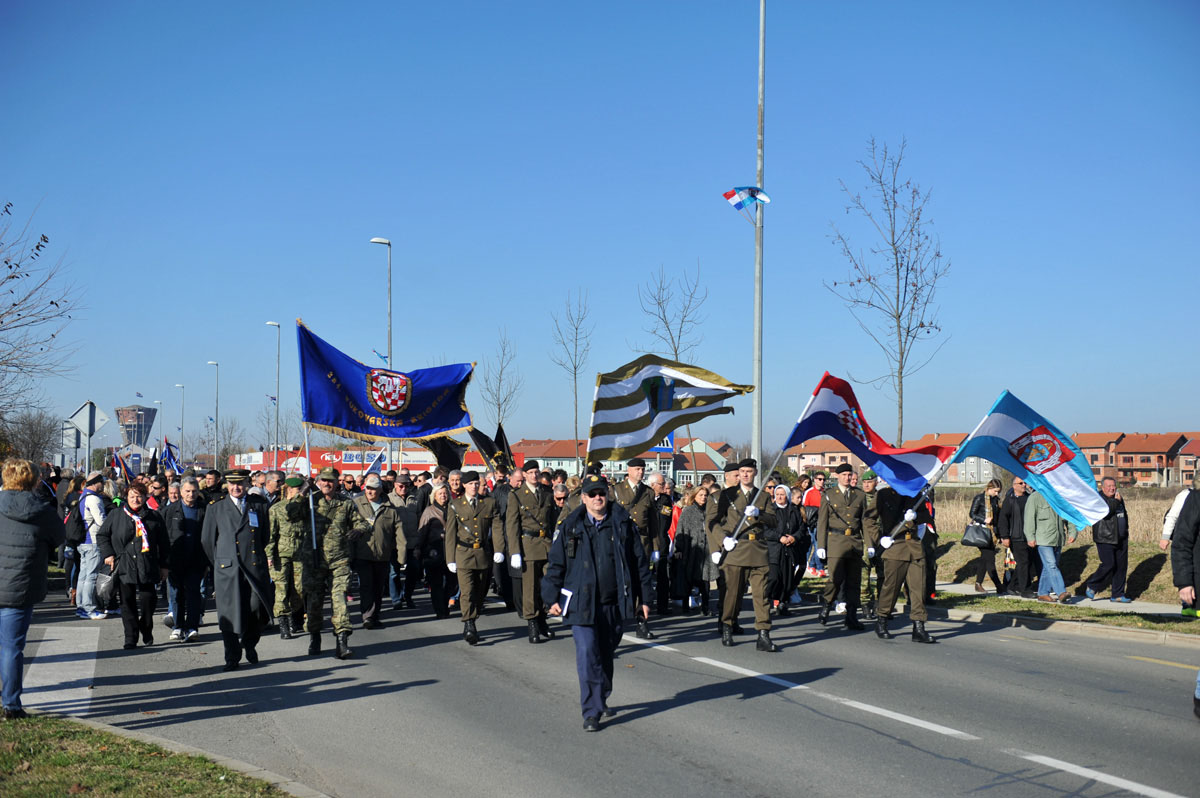 Slika https://www.morh.hr/wp-content/uploads/2017/10/vukovar_18112016_v.jpg