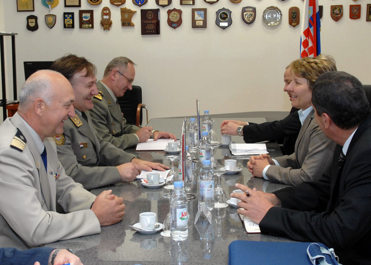 Slika https://www.morh.hr/wp-content/uploads/2017/10/zamjenica_16052012_v.jpg