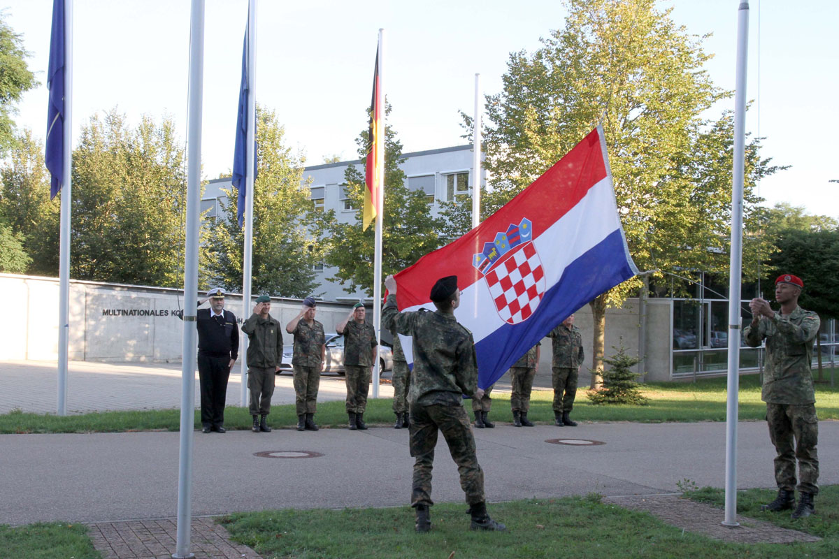 Slika https://www.morh.hr/wp-content/uploads/2017/10/zastava_17092015_v.jpg