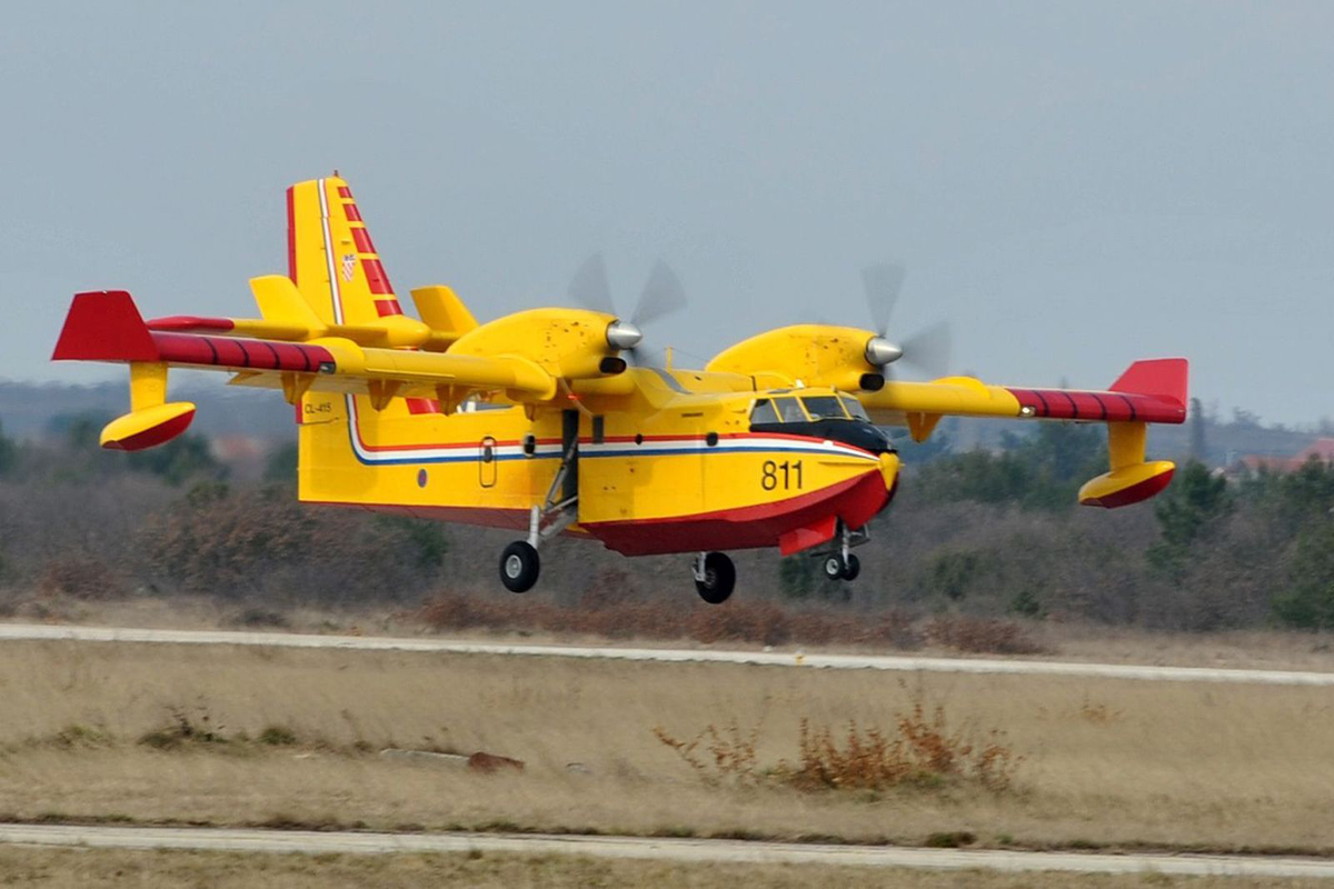 Slika https://www.morh.hr/wp-content/uploads/2017/11/canadiar_01082017_v.jpg