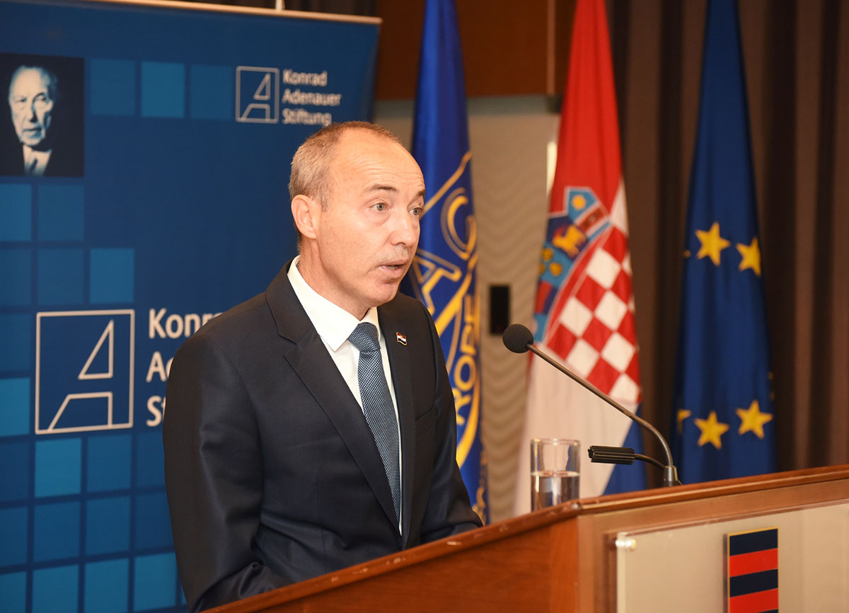 Slika https://www.morh.hr/wp-content/uploads/2017/11/dubrovnik_23112017_v.jpg