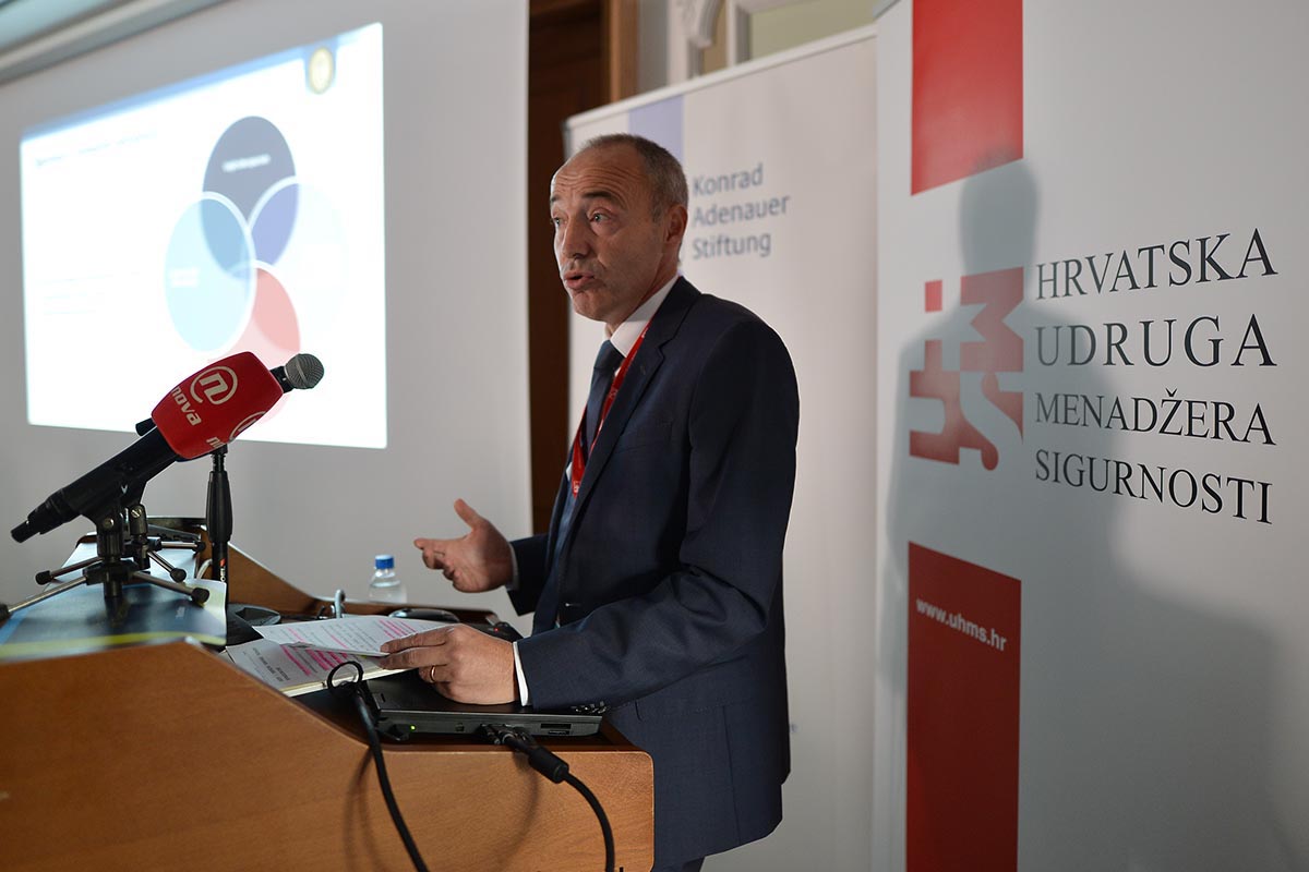 Slika https://www.morh.hr/wp-content/uploads/2017/11/opatija_11102017_1_v.jpg