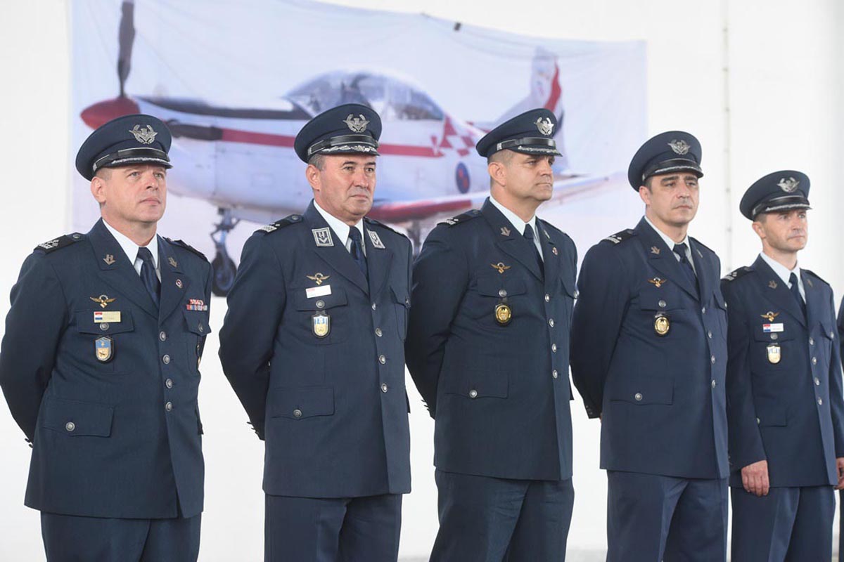 Slika https://www.morh.hr/wp-content/uploads/2017/11/primopredaja_20102017_v.jpg