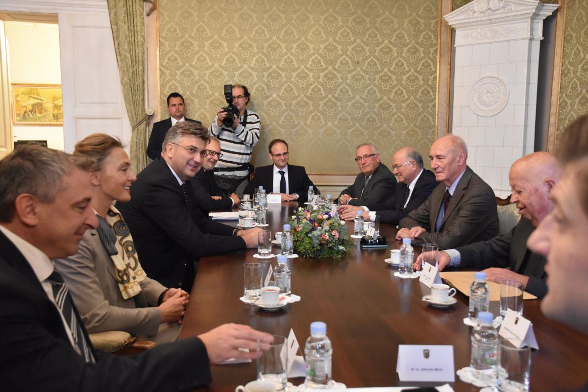 Slika https://www.morh.hr/wp-content/uploads/2017/11/vlada_26102017_v.jpg