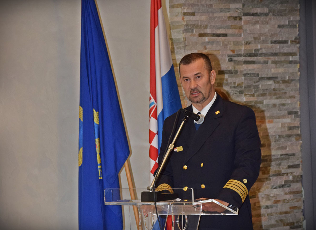 Slika https://www.morh.hr/wp-content/uploads/2017/12/blazevic_11_12_2017_v.jpg