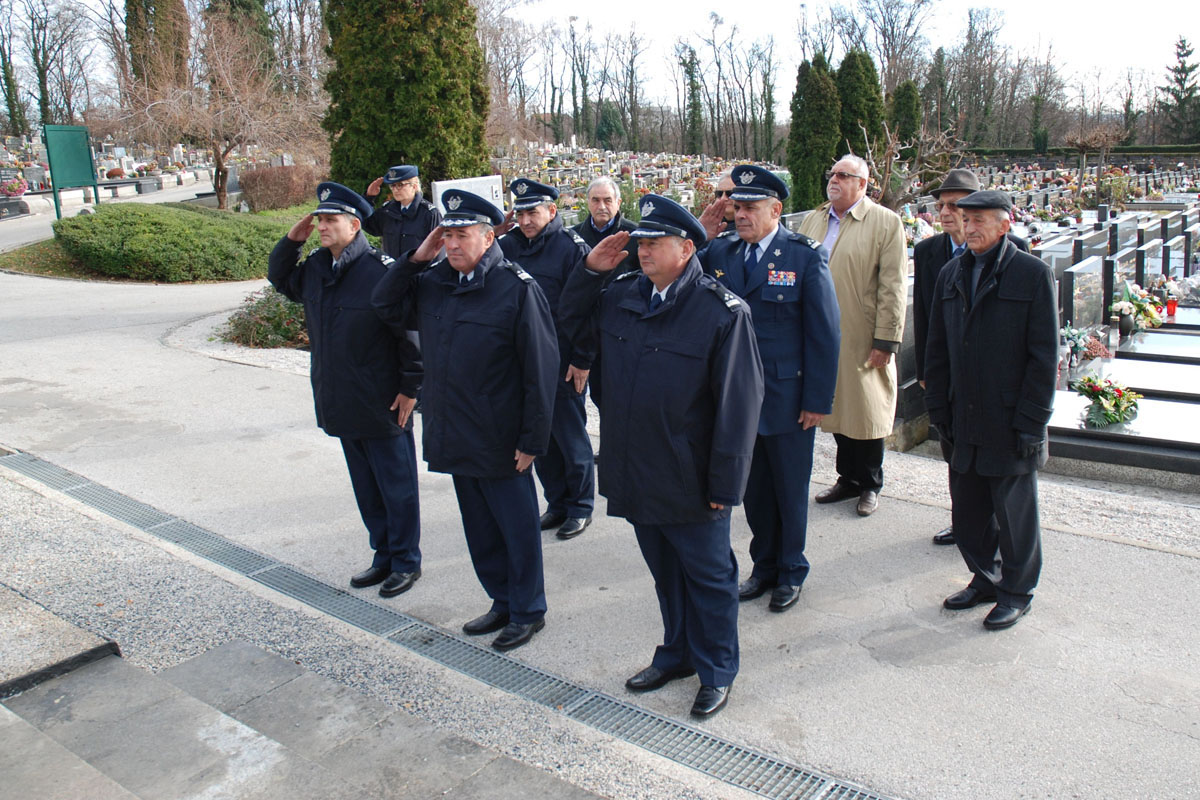 Slika https://www.morh.hr/wp-content/uploads/2017/12/hrz-i-pzo-mirogoj.jpg