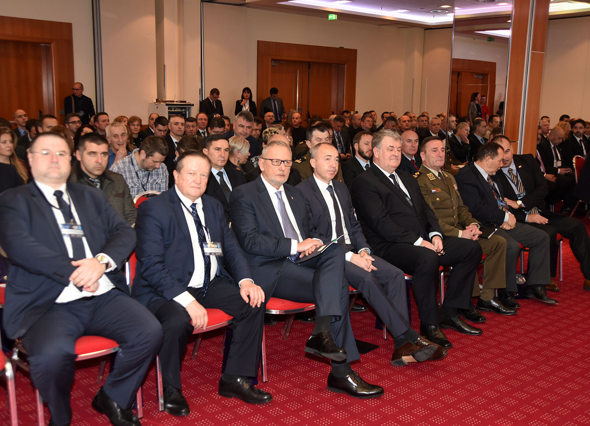 Slika https://www.morh.hr/wp-content/uploads/2017/12/konferencija_06122017_v.jpg