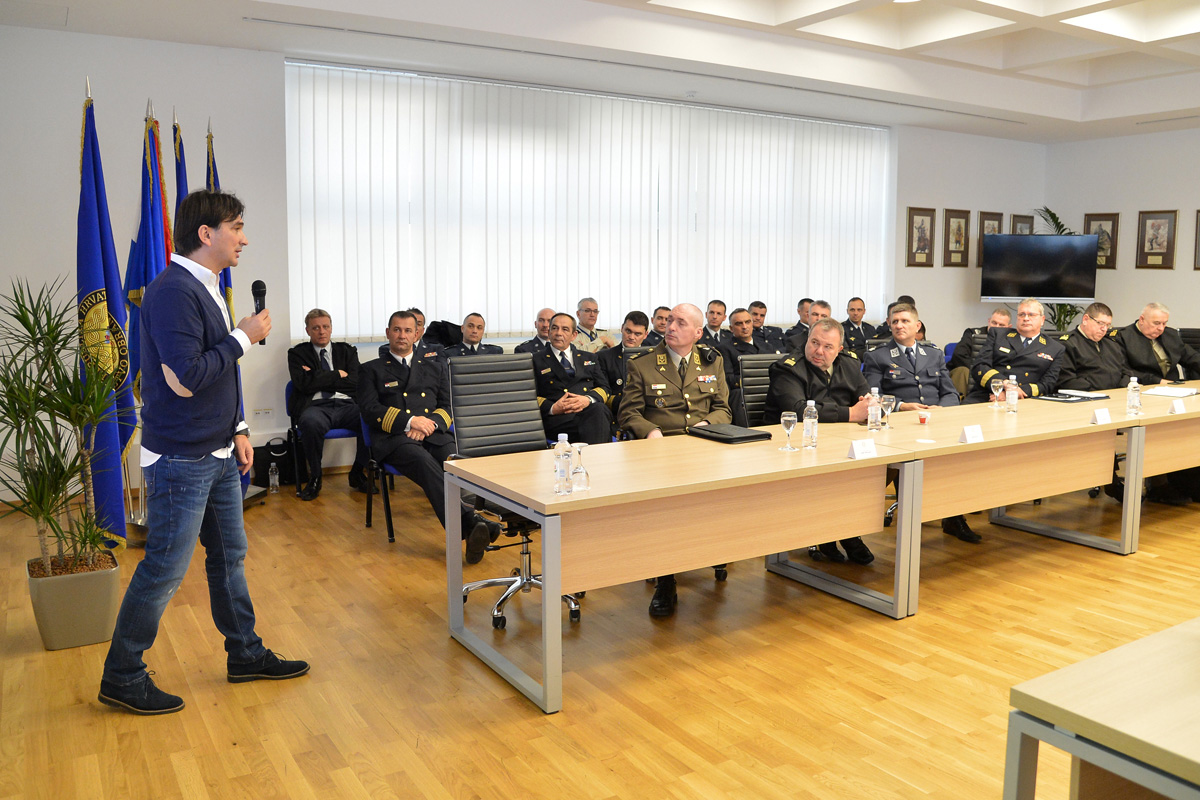 Slika https://www.morh.hr/wp-content/uploads/2018/03/dalic_13032017-8.jpg