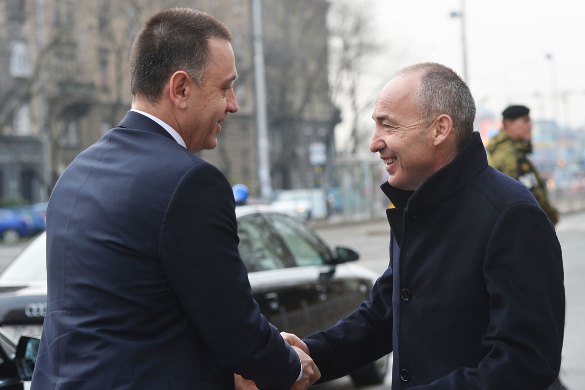 Slika https://www.morh.hr/wp-content/uploads/2018/03/ministar_krsticevic_rumunjski_ministar_fifor_-1.jpg