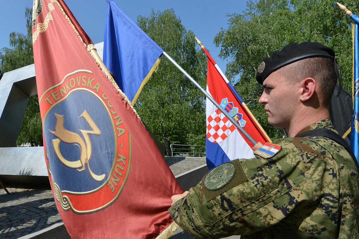 Slika https://www.morh.hr/wp-content/uploads/2018/04/godisnjica_3gbr_kune_29042018_11.jpg