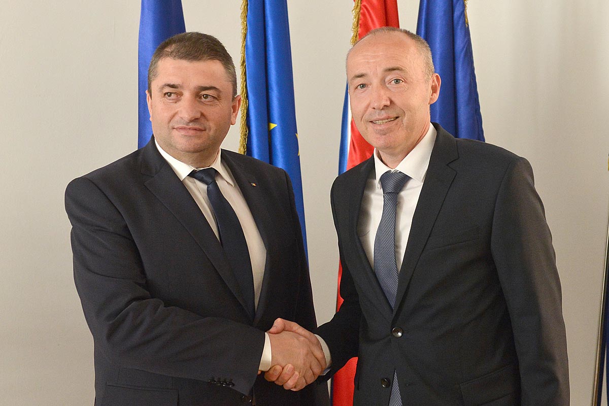 Slika https://www.morh.hr/wp-content/uploads/2018/04/ministar_go_rom_23042018_v.jpg