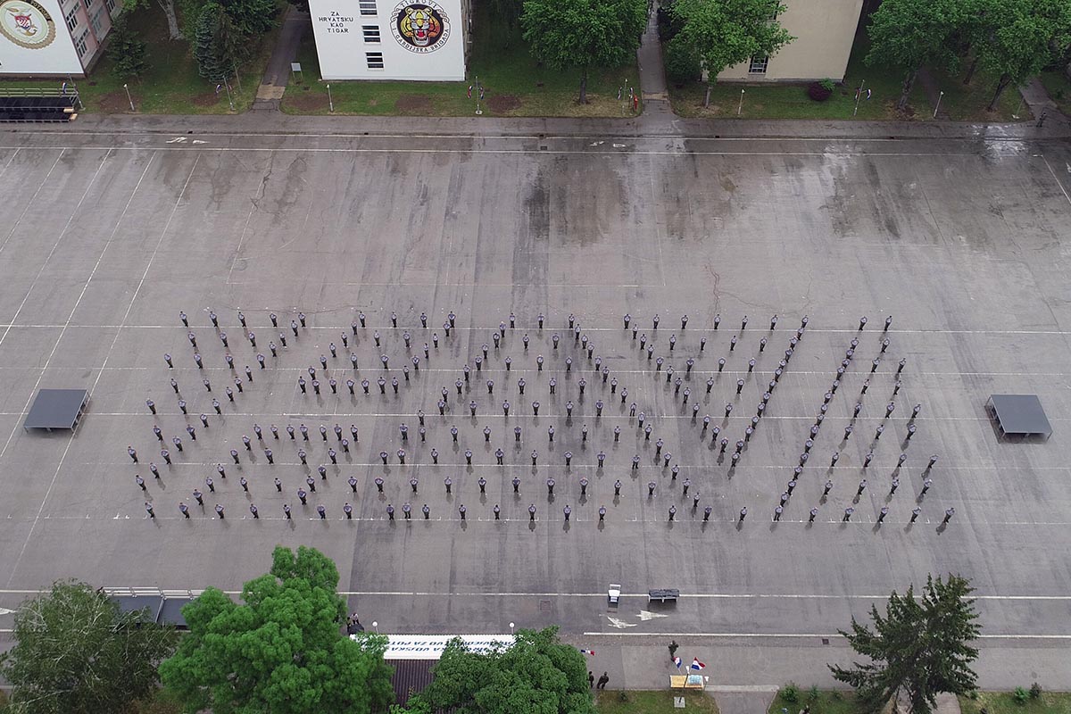 Slika https://www.morh.hr/wp-content/uploads/2018/05/300_hv_04052018_v.jpg