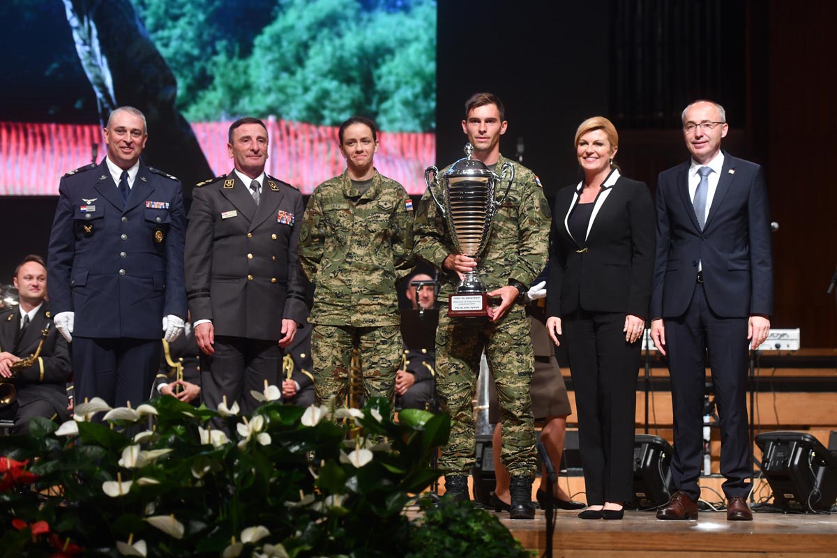 Slika https://www.morh.hr/wp-content/uploads/2018/05/akademija_28052018_v.jpg