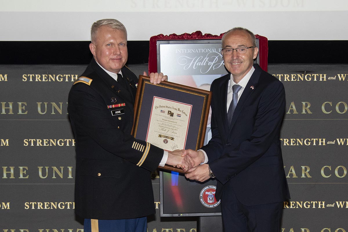 Slika https://www.morh.hr/wp-content/uploads/2018/05/kuca_slavnih_krsticevic_22052018_10.jpg