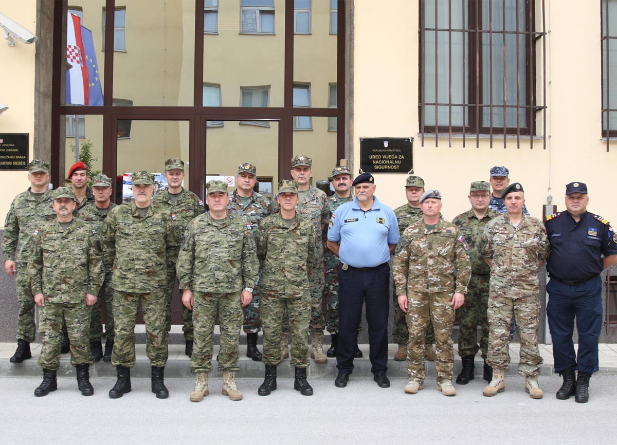 Slika https://www.morh.hr/wp-content/uploads/2018/05/ratna_skola_22052018_v.jpg