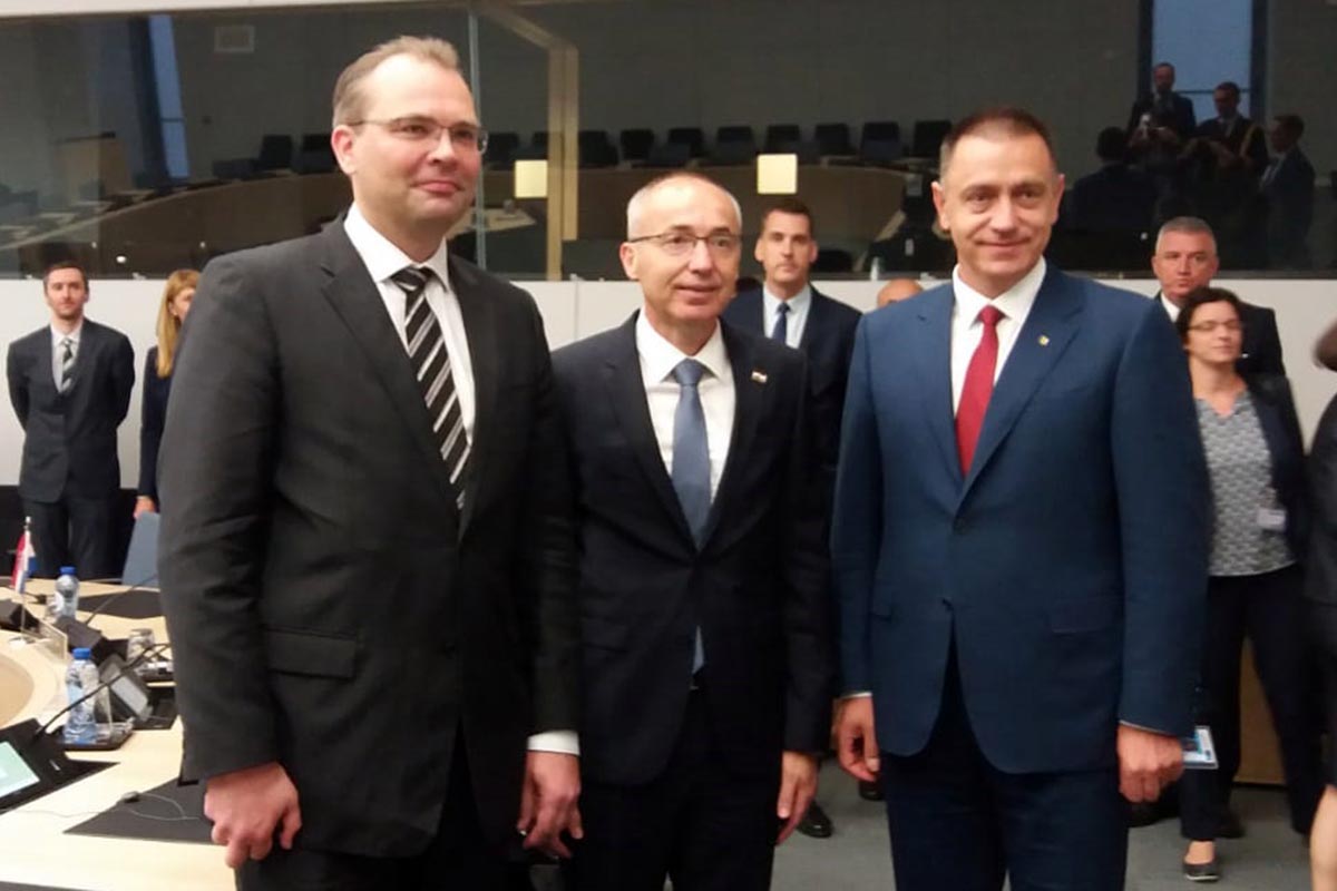 Slika https://www.morh.hr/wp-content/uploads/2018/06/fifor_krsticevic_bruxelles_08062018_v.jpg