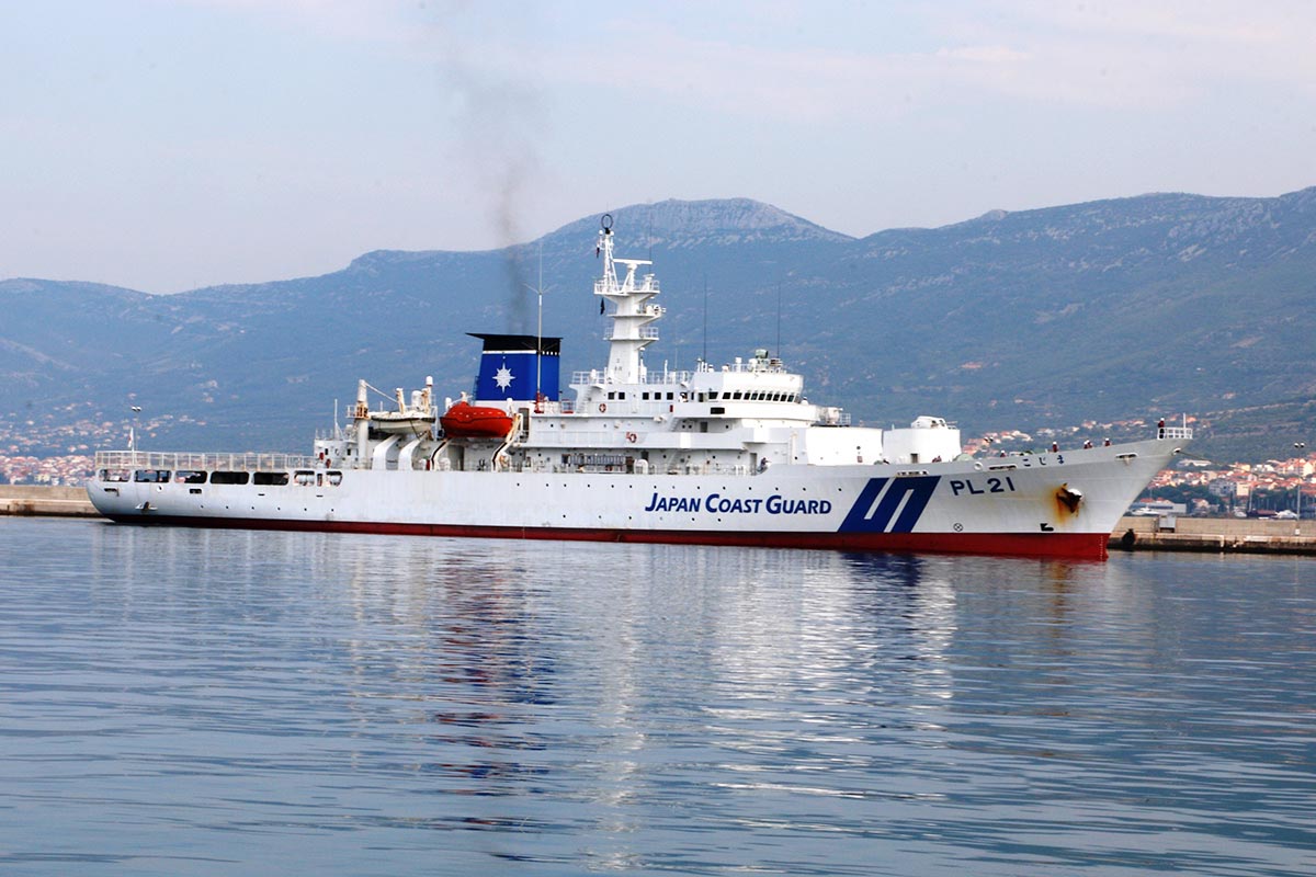 Slika https://www.morh.hr/wp-content/uploads/2018/06/kojima_japan_split_210618_v.jpg