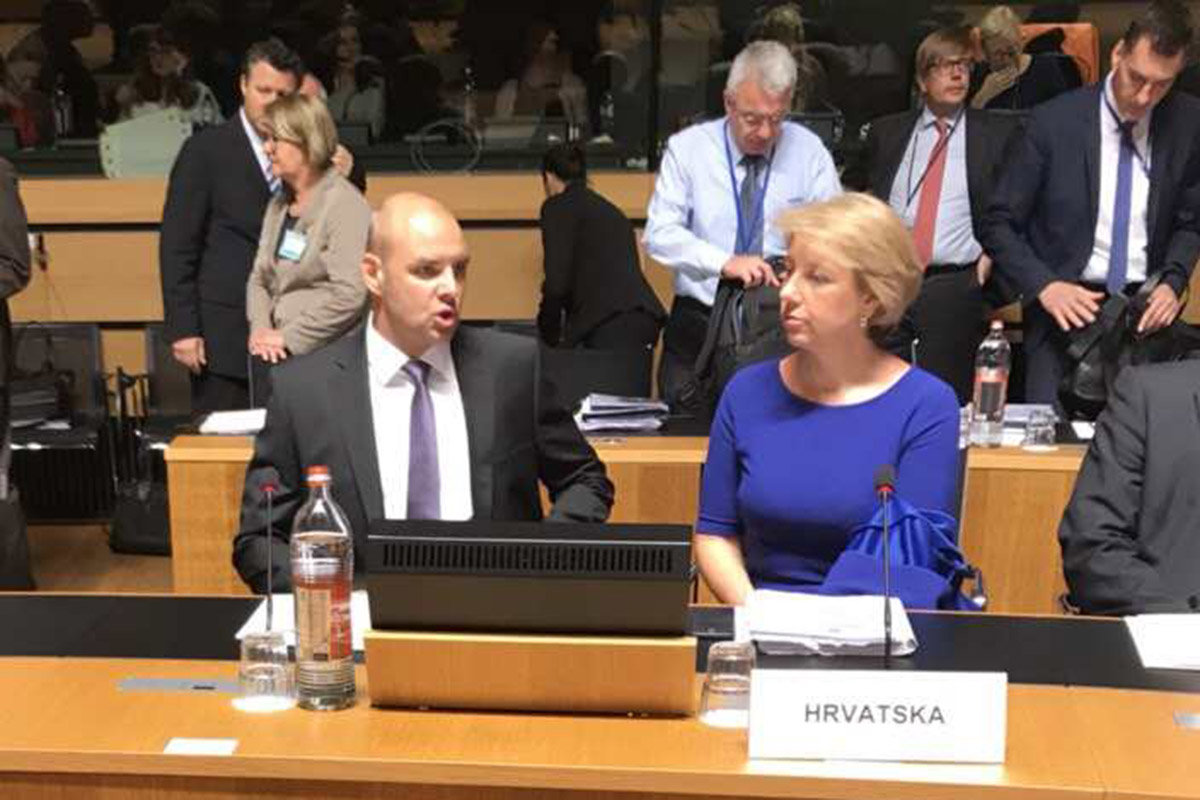 Slika https://www.morh.hr/wp-content/uploads/2018/06/vijece_za_vanjske_poslove_eu_v.jpg