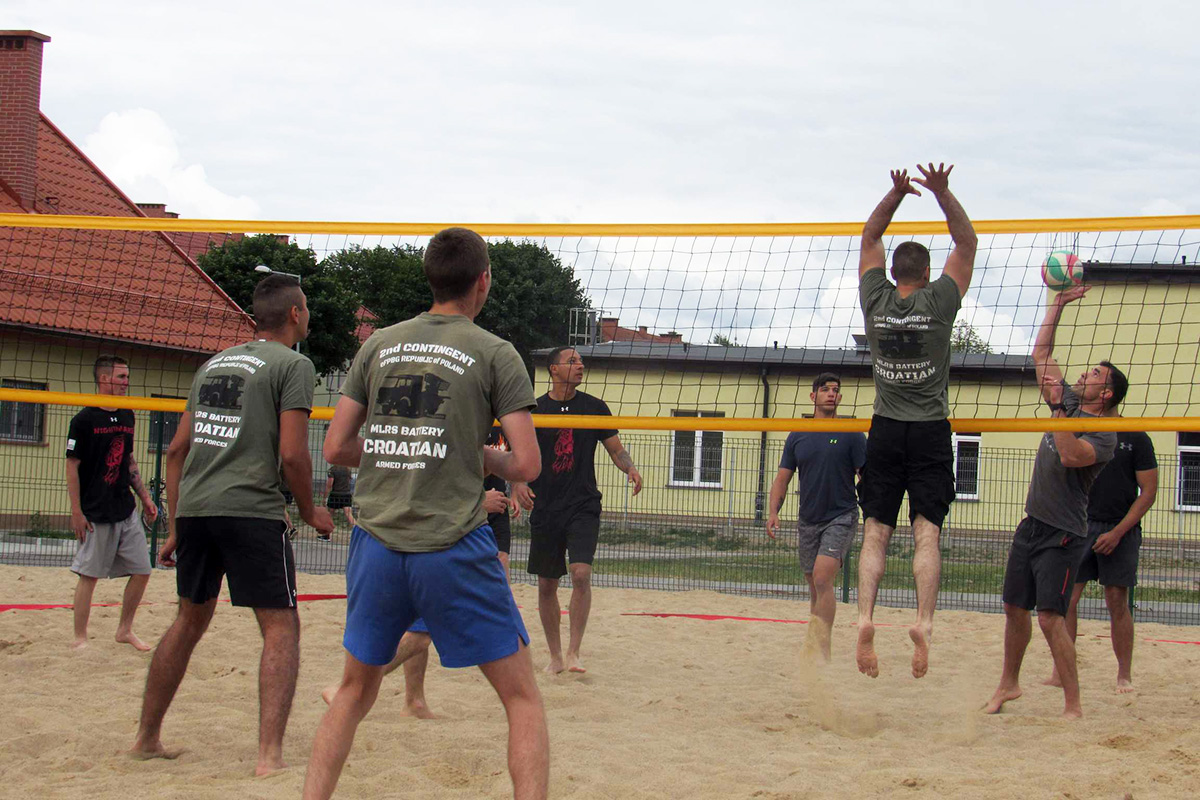 Slika https://www.morh.hr/wp-content/uploads/2018/07/dan_os_uk_poljska_03072018_04.jpg