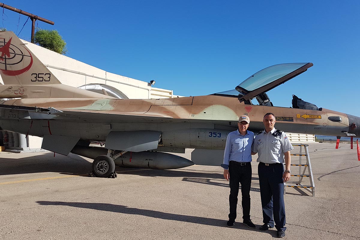 Slika https://www.morh.hr/wp-content/uploads/2018/07/krsticevic_ninic_f16barak_020718_v.jpg