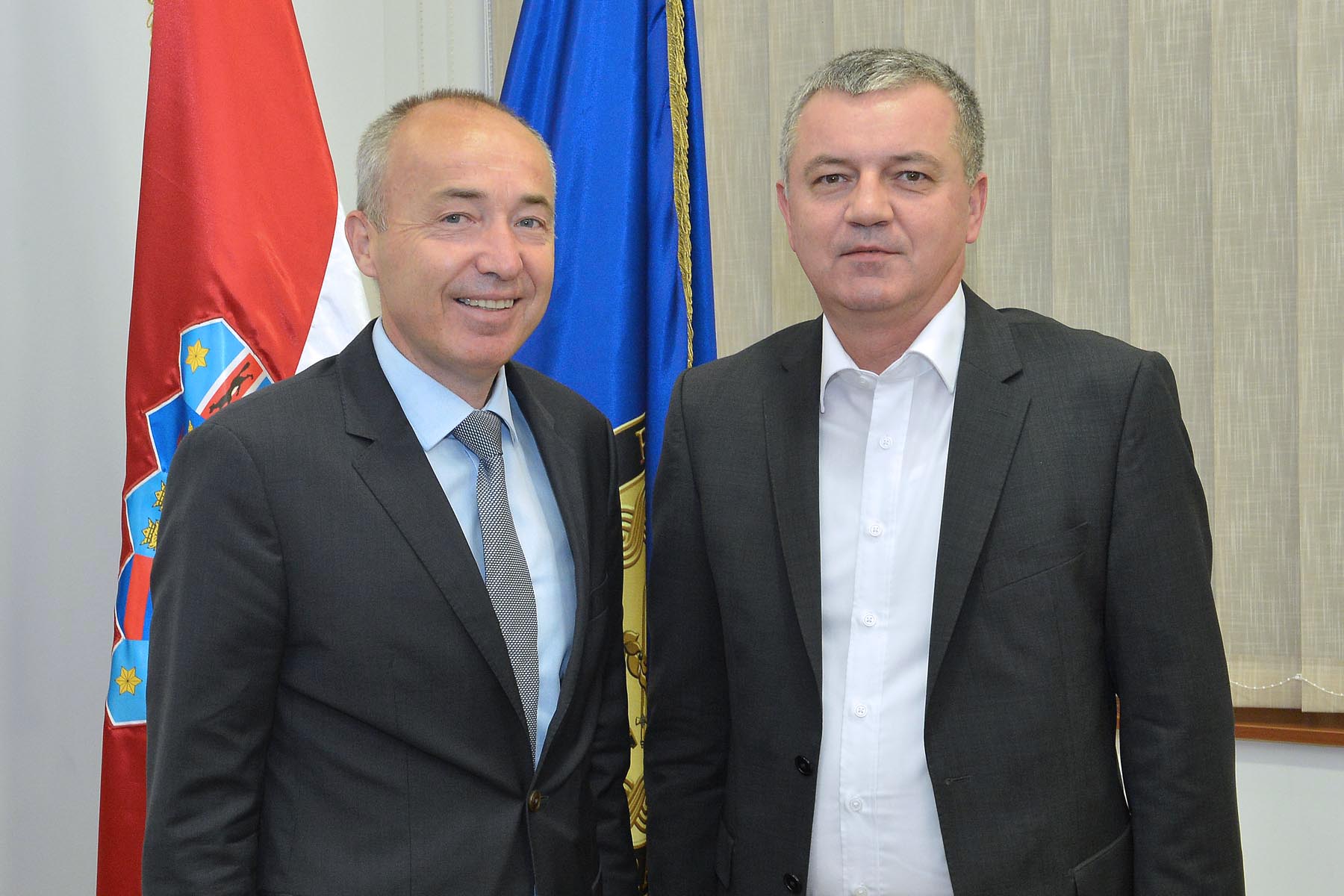 Slika https://www.morh.hr/wp-content/uploads/2018/07/ministar_gospodarstva_horvat_u_posjetu_ministru_krsticevicu_29062018_01.jpg