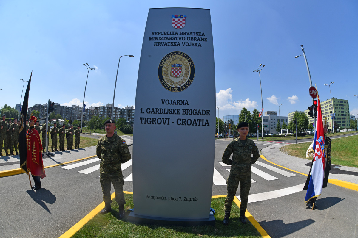 Slika https://www.morh.hr/wp-content/uploads/2018/07/vojarna_1_gbr_tigrovi_croatia_30072018_13.jpg