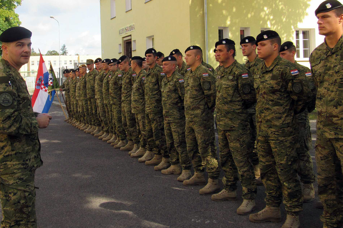 Slika https://www.morh.hr/wp-content/uploads/2018/08/23_obljetnica_oluje_poljska_06082018_02.jpg