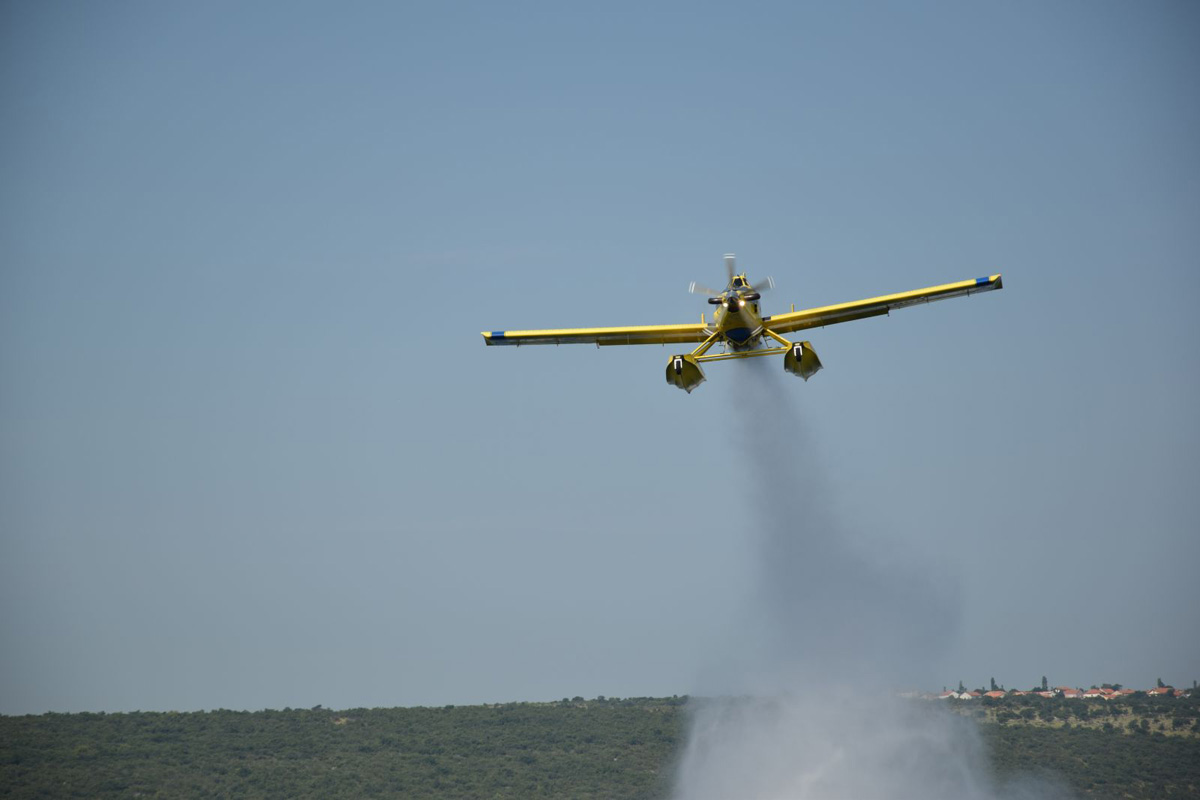 Slika https://www.morh.hr/wp-content/uploads/2018/08/airtractor_20082018_v.jpg