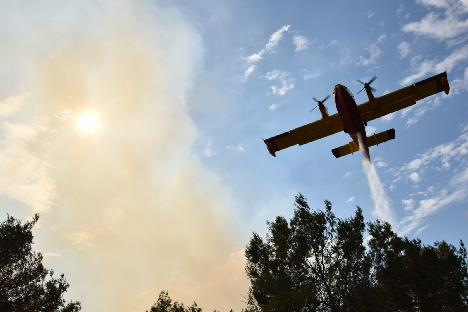 Slika https://www.morh.hr/wp-content/uploads/2018/08/canadiar_17082018.jpg