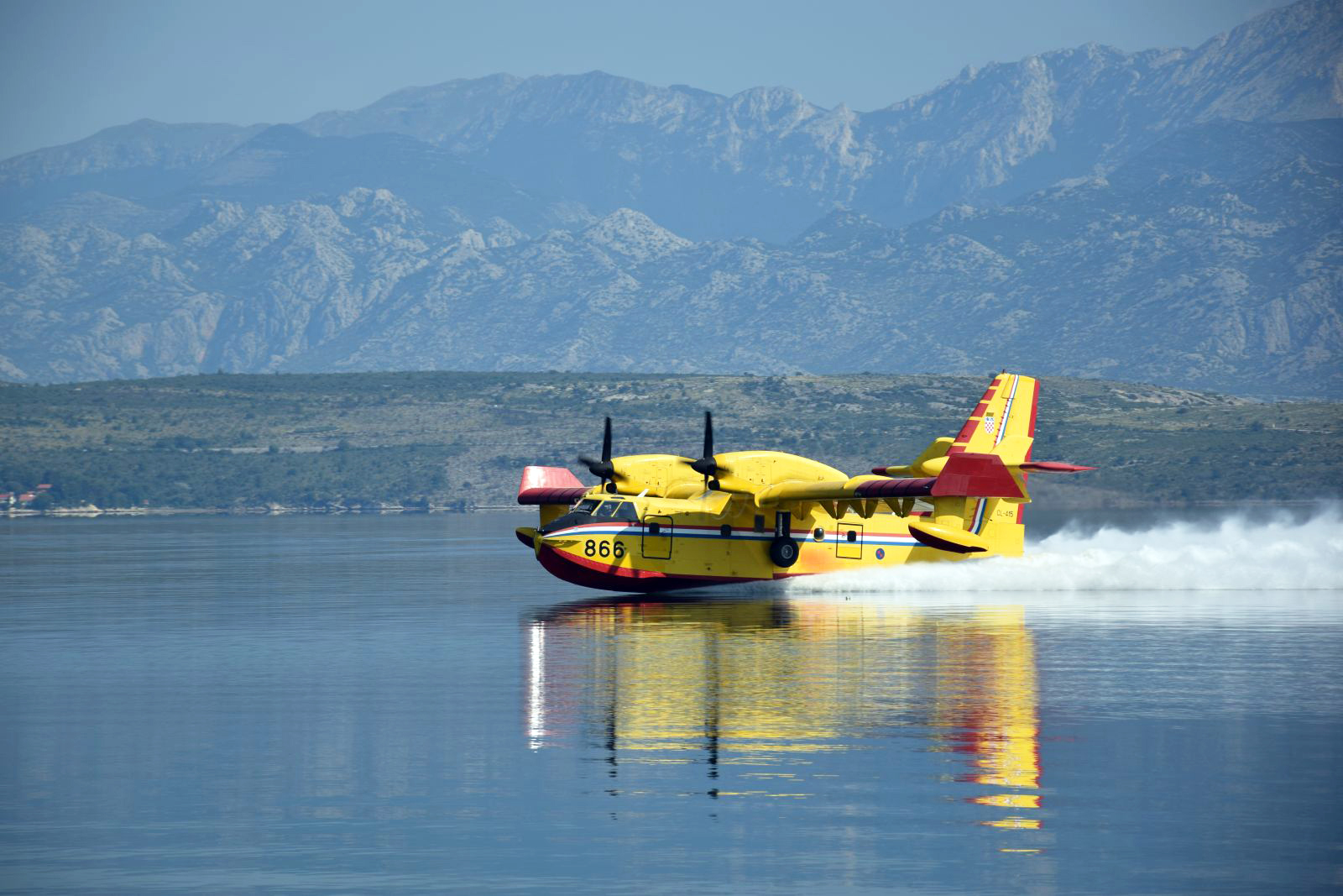 Slika https://www.morh.hr/wp-content/uploads/2018/08/gasenje_pozara_velebit_09082018_01.jpg