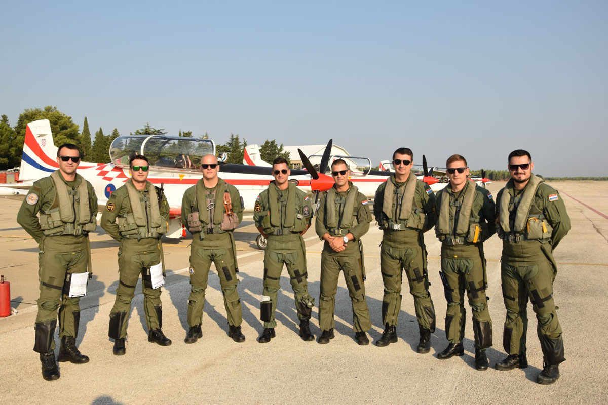 Slika https://www.morh.hr/wp-content/uploads/2018/08/krila_oluje_23082018_v.jpg