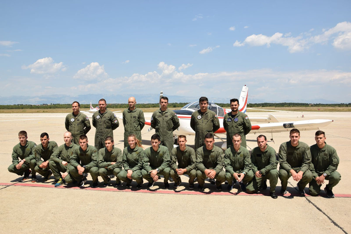 Slika https://www.morh.hr/wp-content/uploads/2018/08/selekcijsko-letenje_10082018_v.jpg