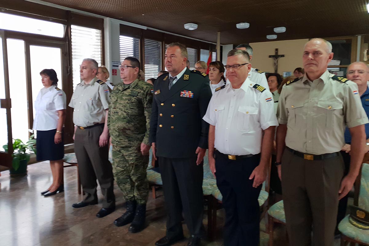 Slika https://www.morh.hr/wp-content/uploads/2018/09/27_obljetnica_zpm_25092018_01.jpg