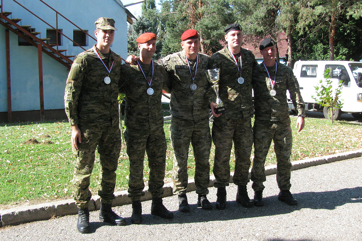 Slika https://www.morh.hr/wp-content/uploads/2018/09/prvenstvo_rh_u_kosarci_27092018_06.jpg