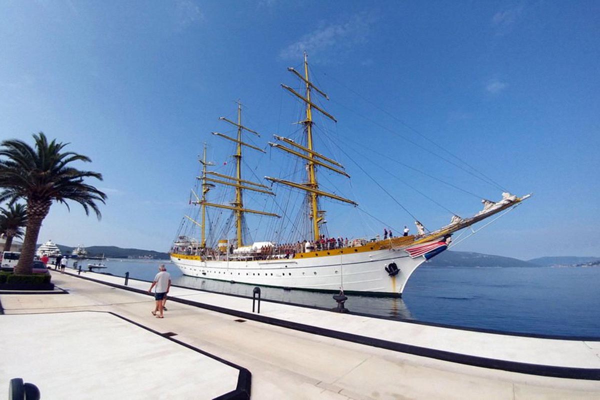 Slika https://www.morh.hr/wp-content/uploads/2018/09/rumunjski_jedrenjak_mircea_31082018_v.jpg