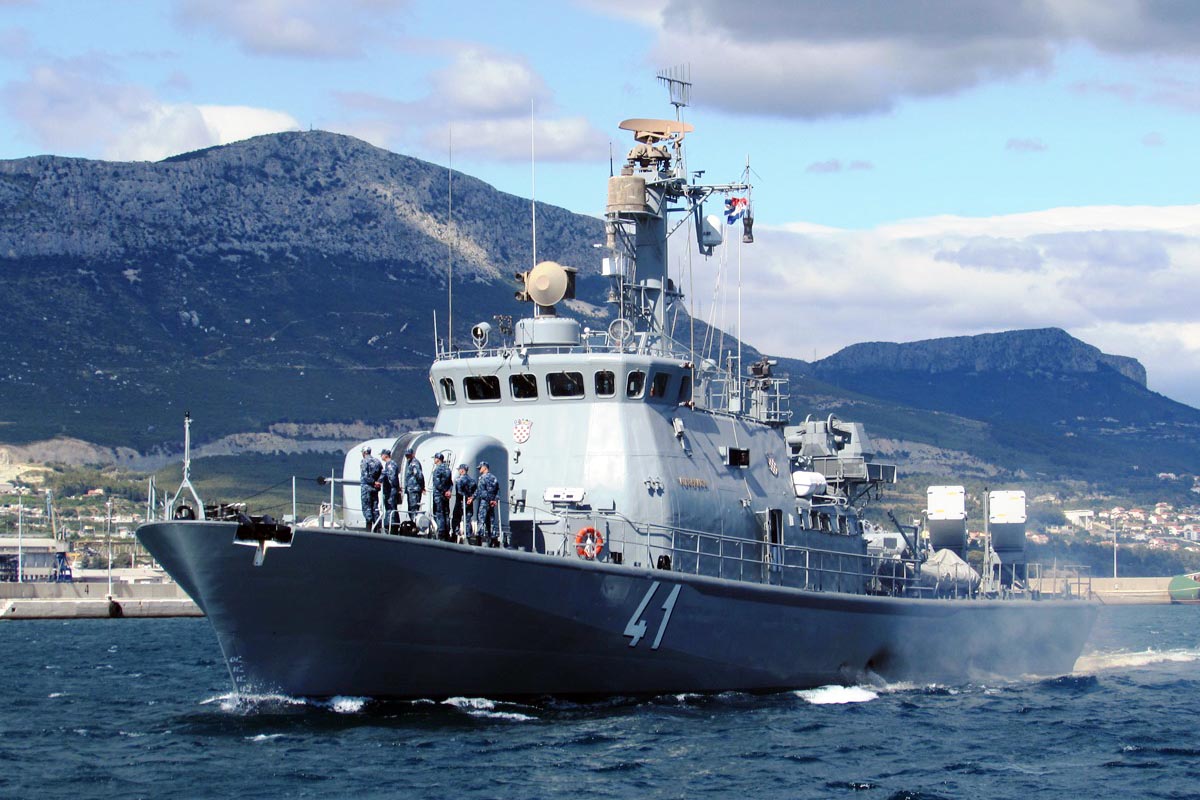 Slika https://www.morh.hr/wp-content/uploads/2018/09/sea_guardian_29082018_v.jpg