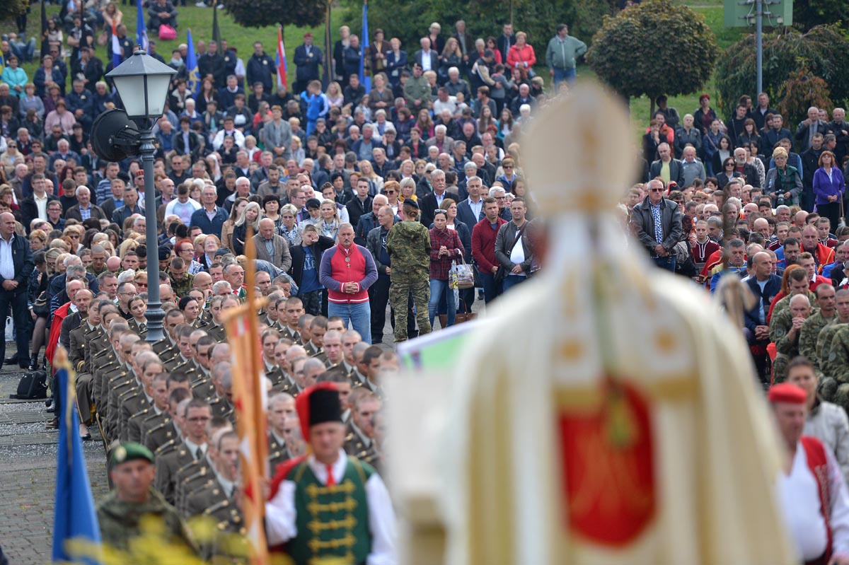 Slika https://www.morh.hr/wp-content/uploads/2018/10/hodocasce_07102018_v.jpg