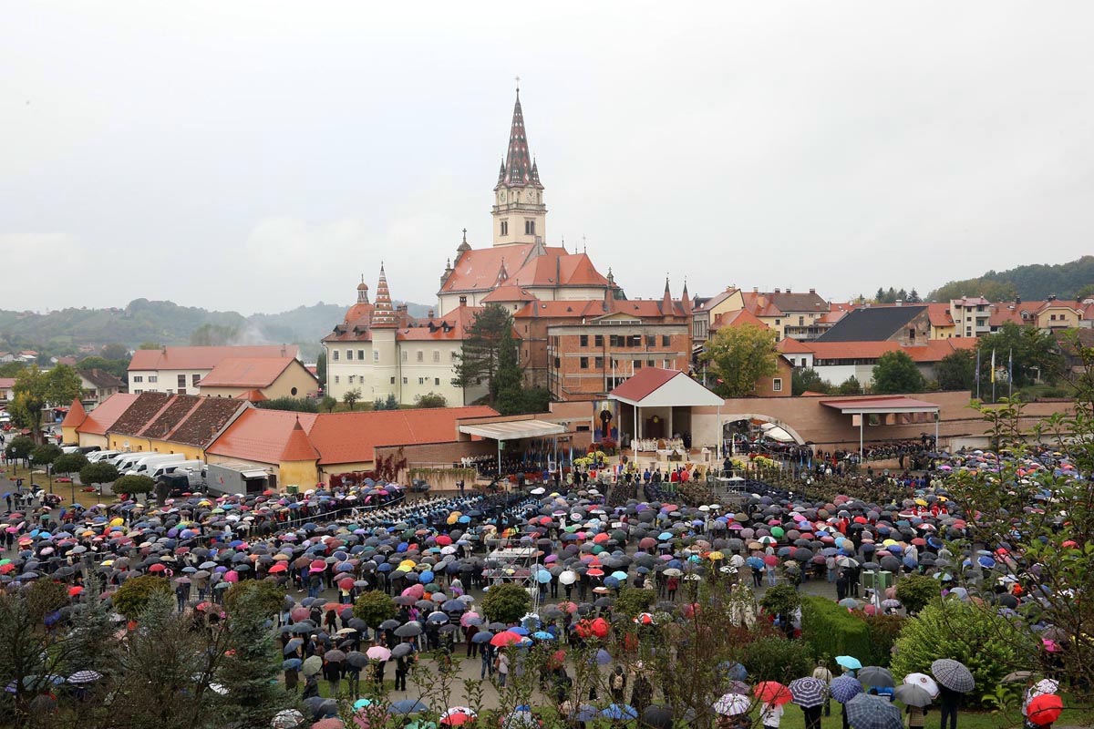 Slika https://www.morh.hr/wp-content/uploads/2018/10/marija_bistrica_hodocasce_v.jpg