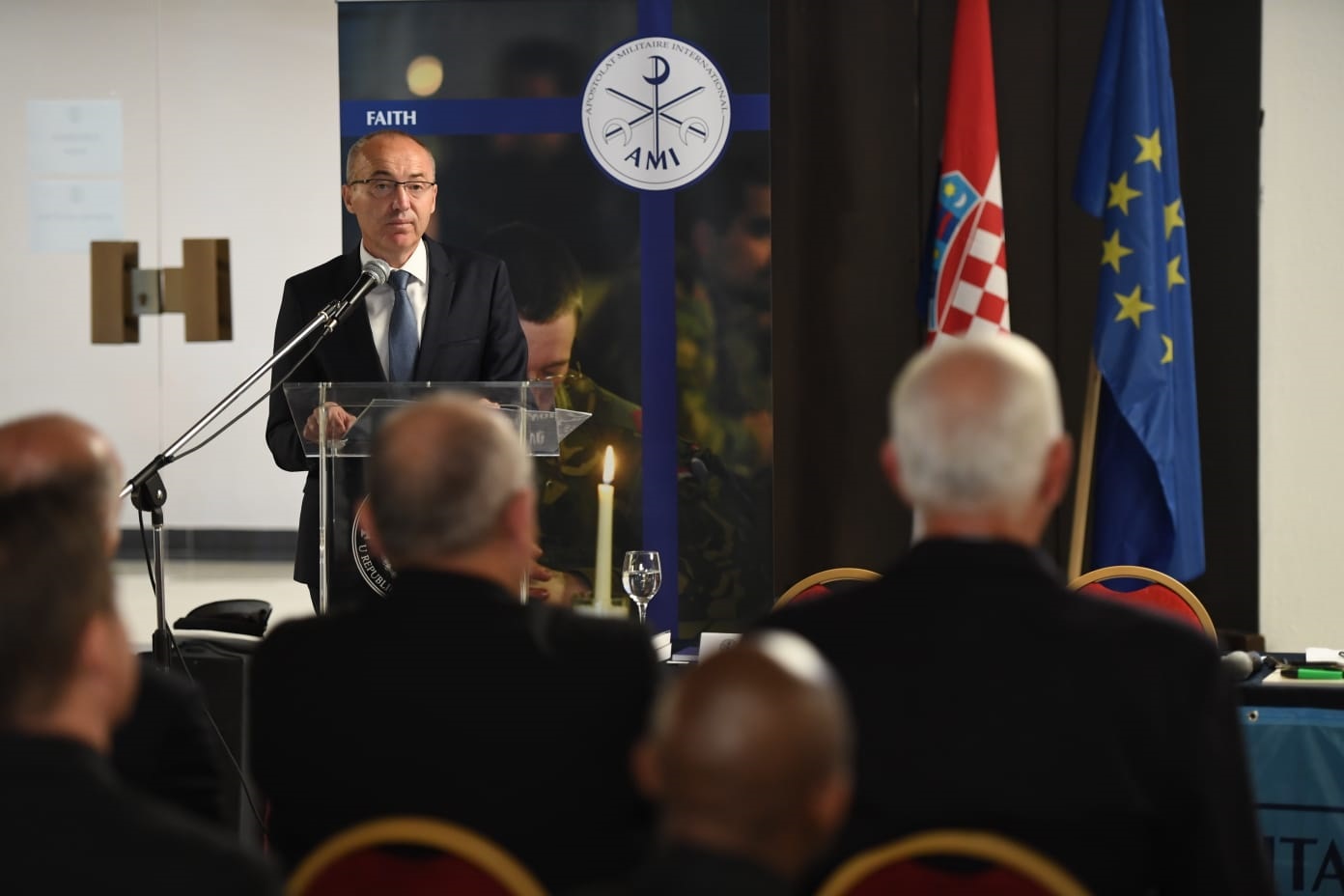 Slika https://www.morh.hr/wp-content/uploads/2018/10/medjunarodni_vojni_apostolat_konferencija_18102018_09.jpg