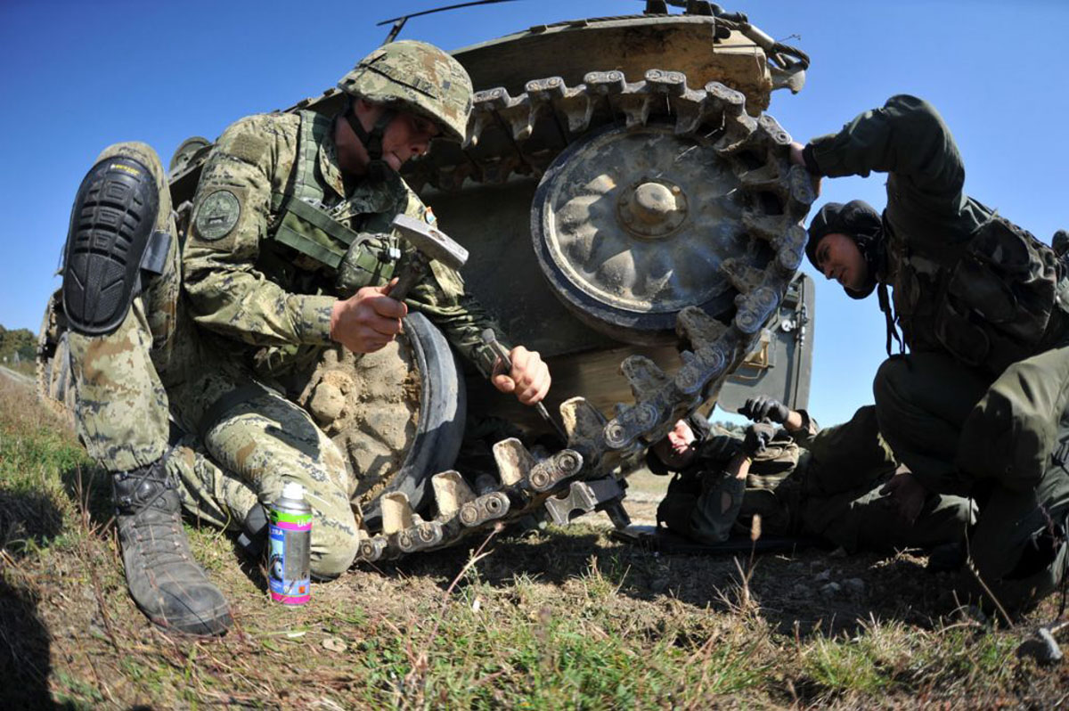 Slika https://www.morh.hr/wp-content/uploads/2018/10/oklopnistvo_01102018_v.jpg