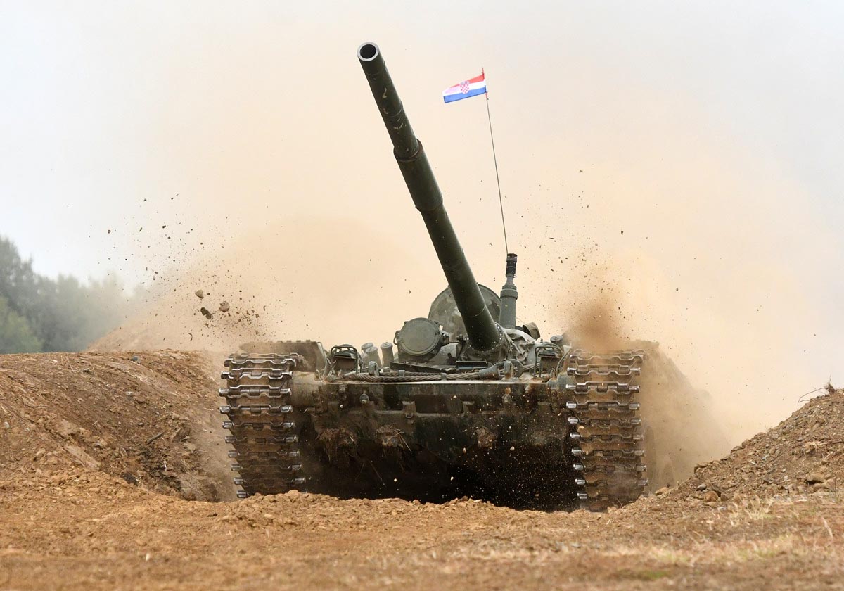 Slika https://www.morh.hr/wp-content/uploads/2018/10/tenkisti_02102018_04.jpg