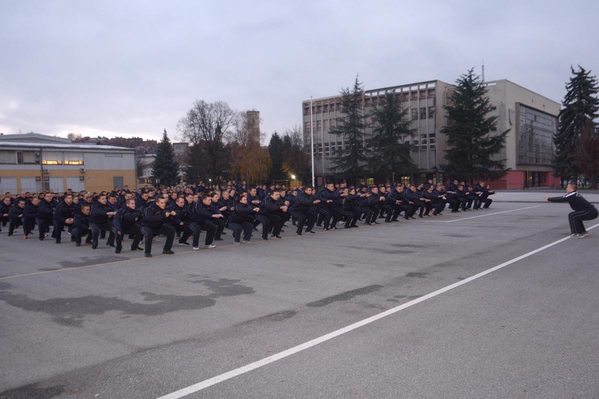 Slika https://www.morh.hr/wp-content/uploads/2018/12/30seczadjecu_kadeti_hvu_zagreb_141218_v.jpg