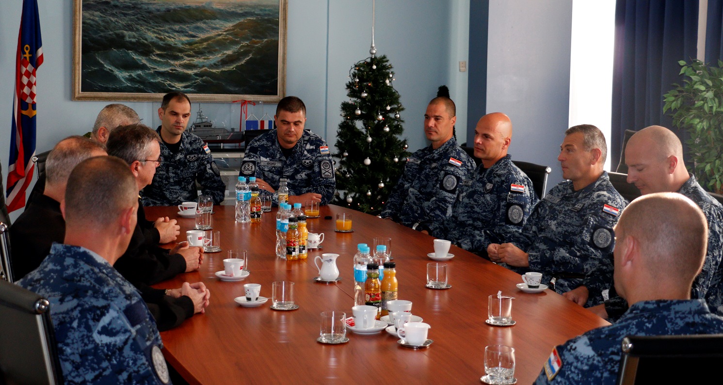 Slika https://www.morh.hr/wp-content/uploads/2018/12/3hrvcon_avpd_somalija_181218_v.jpg