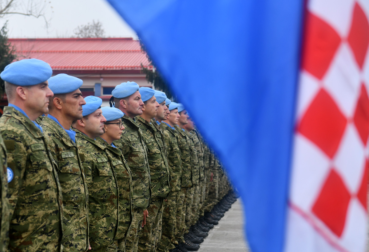 Slika https://www.morh.hr/wp-content/uploads/2018/12/docek_1hrvcon_unifil_22112018_12.jpg