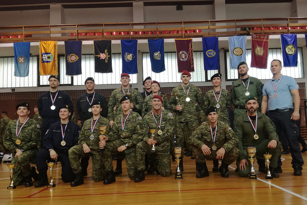 Slika https://www.morh.hr/wp-content/uploads/2018/12/viribus_unitis_28112018_v.jpg