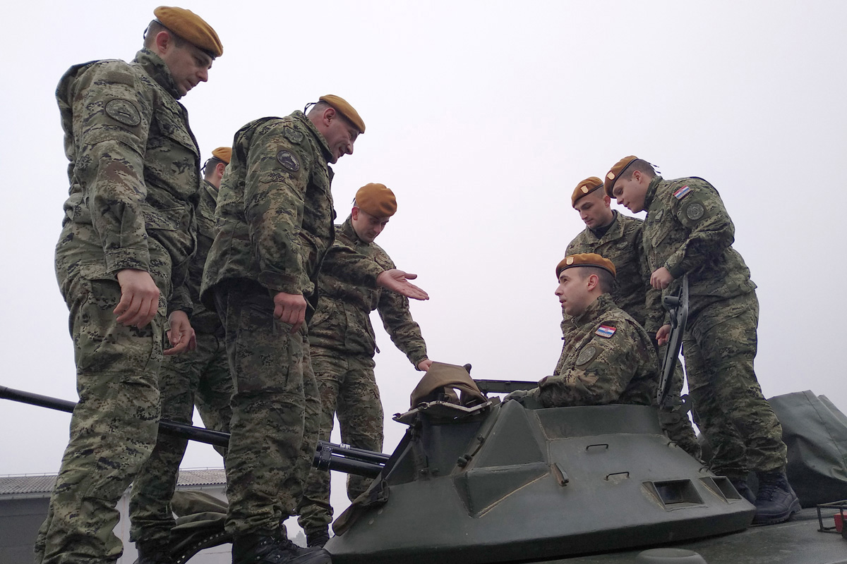 Slika https://www.morh.hr/wp-content/uploads/2019/02/oklopno_mehanizirana_brigada_pume_220119_t1v.jpg