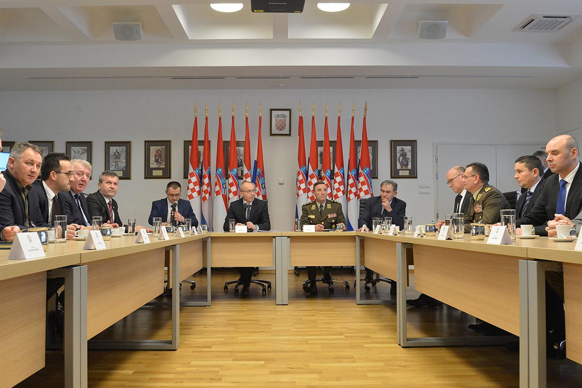 Slika https://www.morh.hr/wp-content/uploads/2019/02/plan_nabave_morh_2019_070219_01.jpg